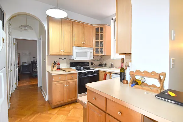 Rented by Manhattan Spaces | media 11