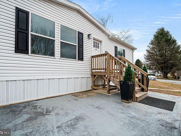 5th image of 1017 Sunhigh Dr