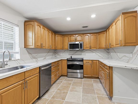 4th image of 4793 Badger Avenue