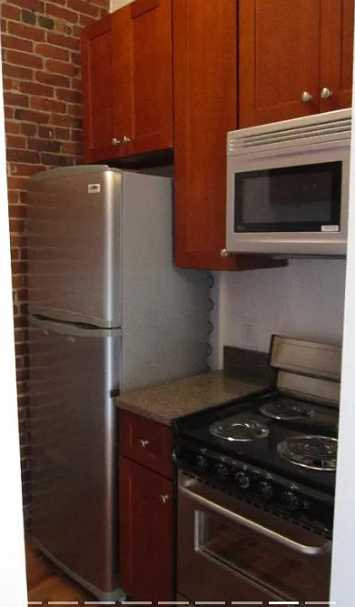 3 bed, 1.5 bath, 9999 sqft, $5,150 — Photo 4