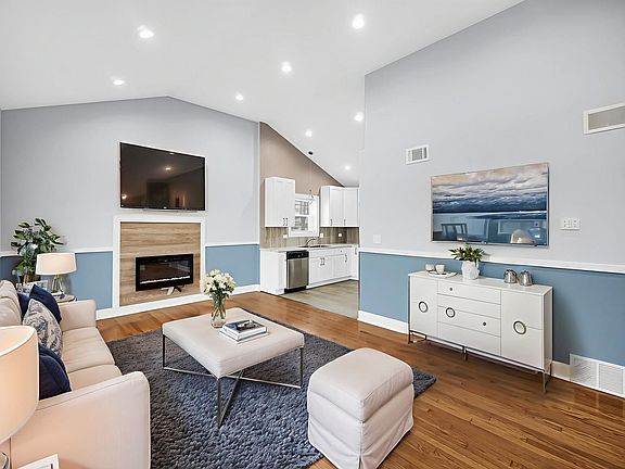 2nd image of 12500 S Loomis St