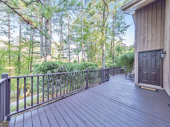 3rd image of 2946 Rockbridge Rd
