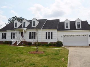 4037 Riviera Dr, Elm City, NC 27822