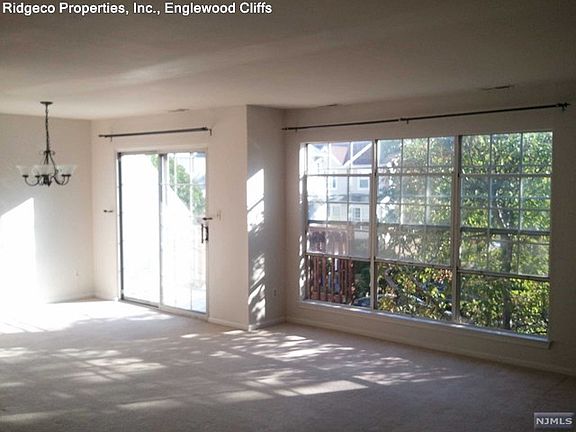 4th image of 254 Village Circle Dr #1221