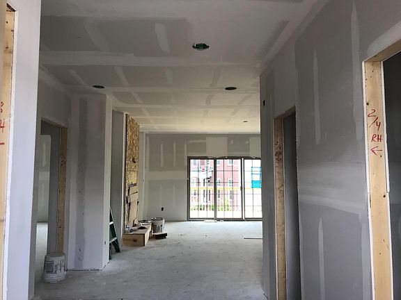 4th image of 6009 Harkness Ln