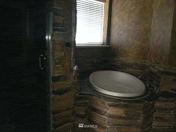 3rd image of 717 Lupine Drive