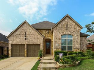 708 Petunia Dr, Lantana, TX 76226