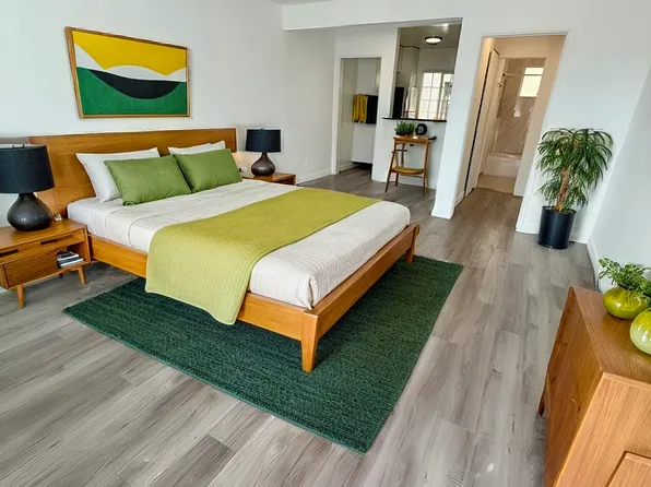 1000 Palm Ave APT 14, West Hollywood, CA 90069