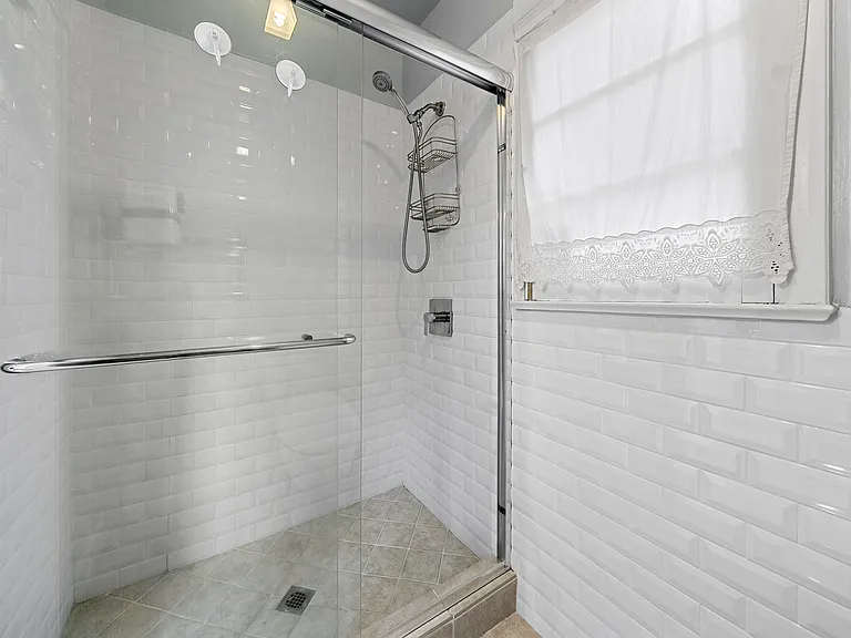 408 N Story Pl — Photo 23