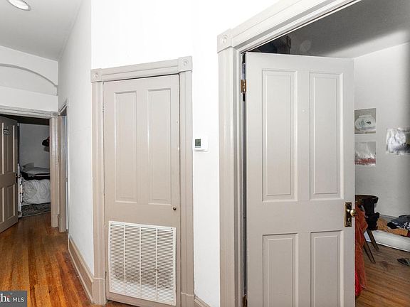 5th image of 1013 Independence Ave SE