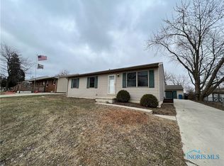 2710 Seaman Rd, Oregon, OH 43616