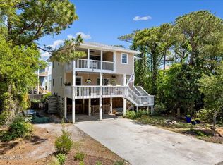402 Seafarer Dr, Carolina Beach, NC 28428