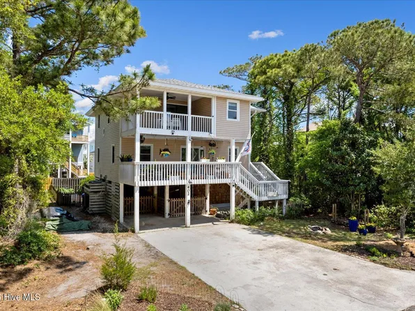 402 Seafarer Drive, Carolina Beach, NC 28428