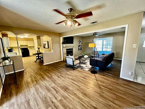 5th image of 542 SOLAR DR
