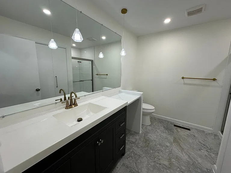 Melrose Apartments — Photo 45