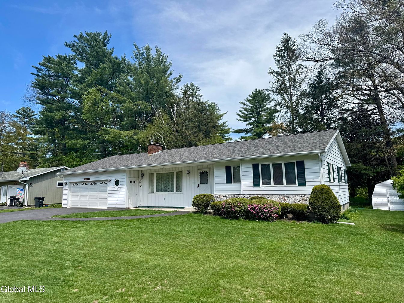 1st image of 24 Links Avenue