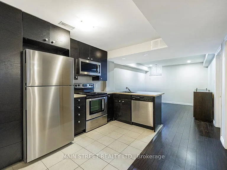10 Usherwood St #BASEMENT — Photo 4