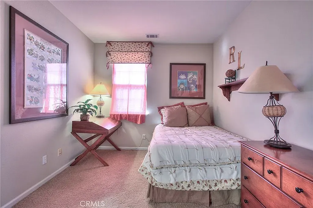3 bed, 2120 sqft, $2,900 — Photo 2