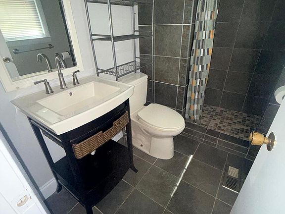 5th image of 1401 Habersham Dr