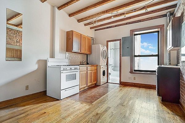 1st image of 2228 1st Ave #5E