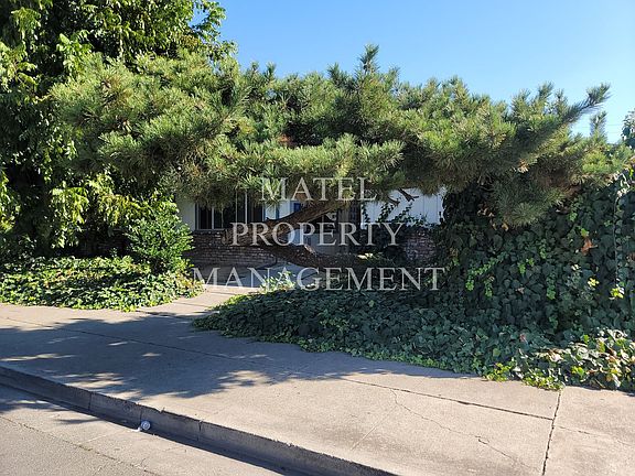 2nd image of 702 E Yorkshire Dr #1-4