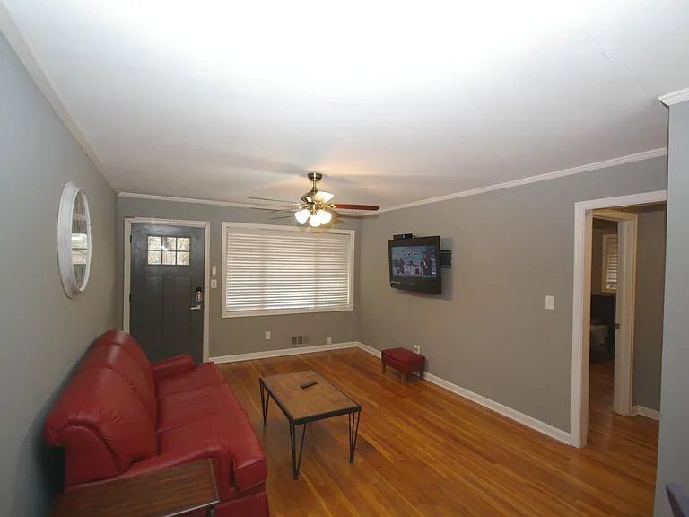 1272 Woodland Ave NE — Photo 8