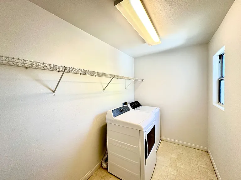 11588 Vesuvio Ct — Photo 24