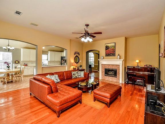2nd image of 18227 Emerald Stone Ln