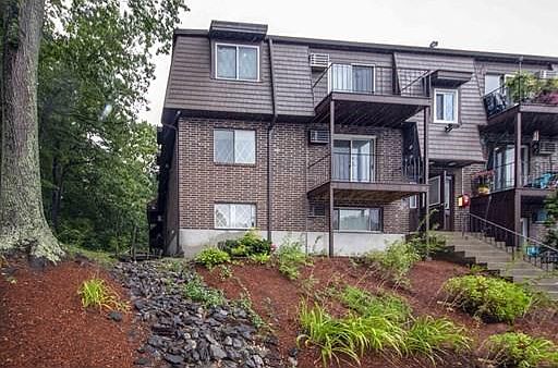 1st image of 4 Pembroke Dr Unit 4