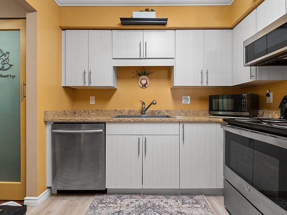 5th image of 8725 Elm Dr #109