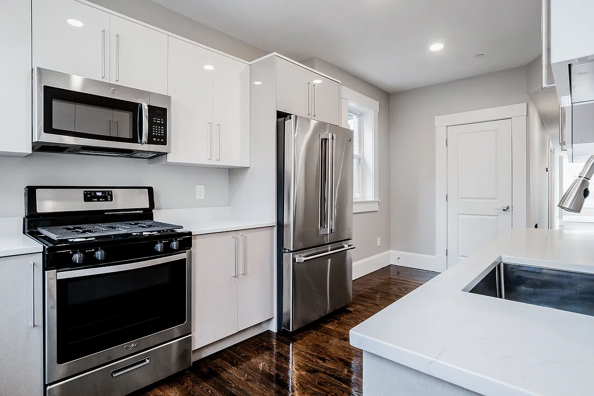 Building Photo - 59 Strathmore Rd #3