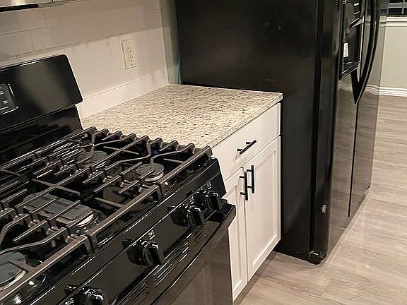 3rd image of 3607 Versailles Dr