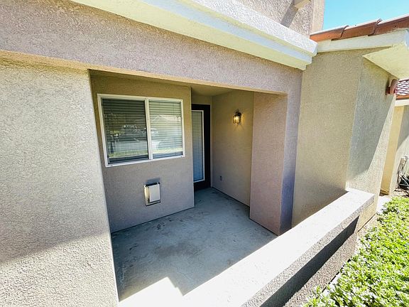 4th image of 41410 Juniper St Unit 611