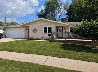 1457 Daisy DRIVE, Manitowoc, WI 54220