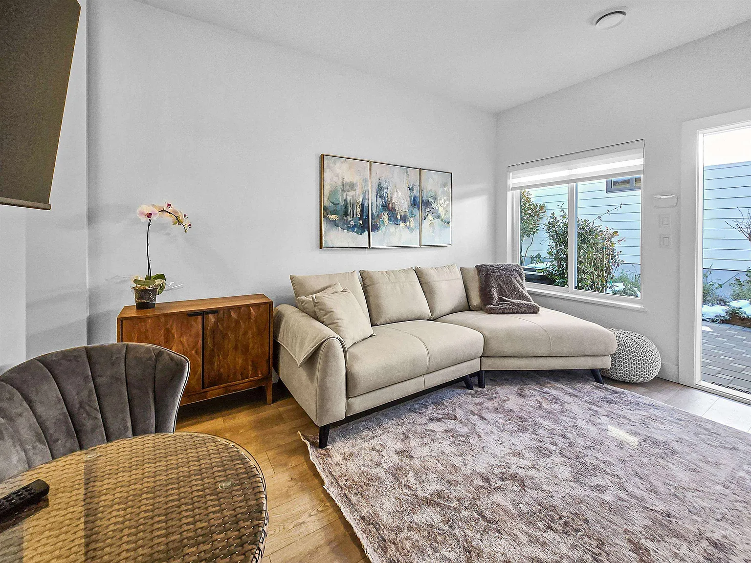 1 bed, 350 sqft, $1,900 — Photo 2