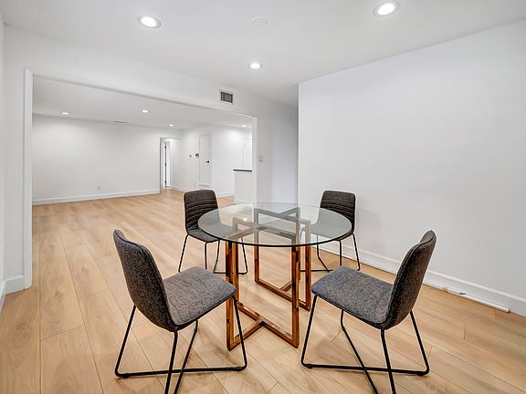 3rd image of 20618 Clark St