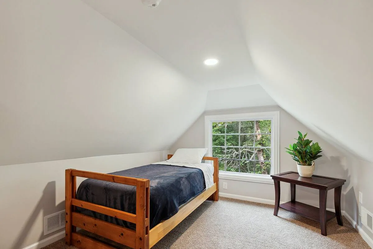 4 bed, $4,800 — Photo 4