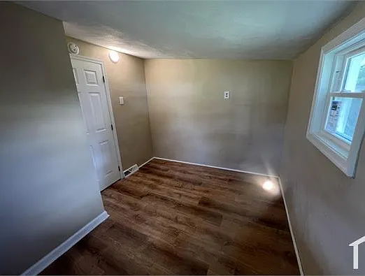 304 E Montgomery Ave — Photo 13