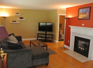 260 Bronze Leaf Dr APT 302, Christiansburg, VA 24073