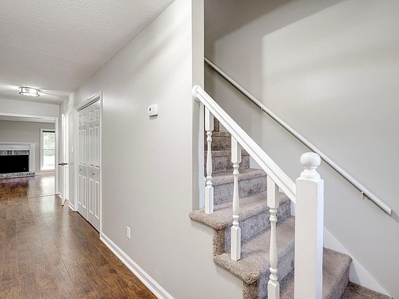 5th image of 1054 Hickman Rd