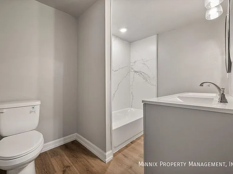 1302 Avenue E #1 — Photo 30