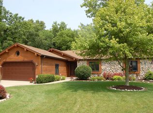 12450 W Weatherstone Blvd, New Berlin, WI 53151