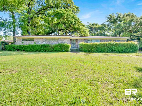 1528 Sawada Dr, Mobile, AL 36618