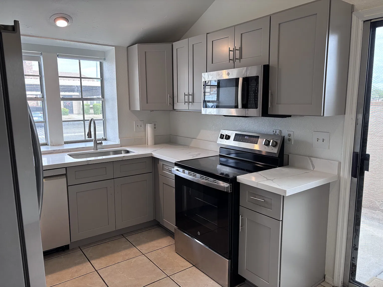 7905 W Thunderbird Rd — Photo 3