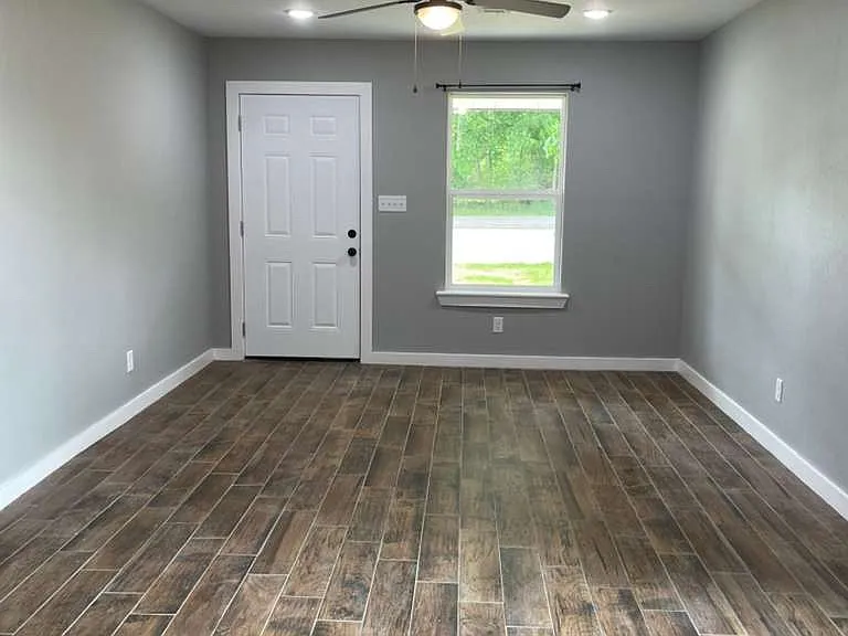 4312 Armour Ave #B — Photo 2