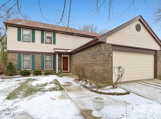 890 Shambliss Ln, Buffalo Grove, IL