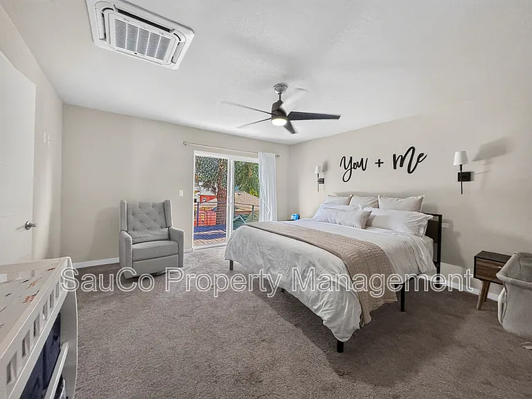 832 SE Cedar St — Photo 10
