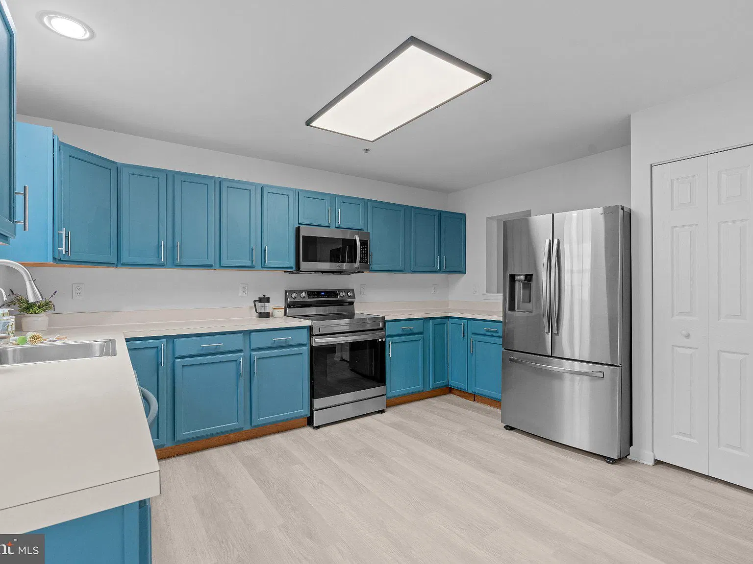 3 bed, 2.5 bath, 1572 sqft, $2,900 — Photo 4
