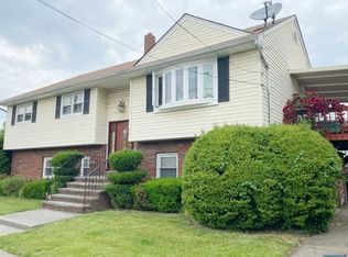 531 Deerwood Rd, Fort Lee, NJ 07024
