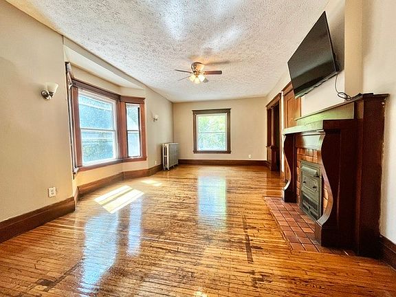 5th image of 75 Alexander St